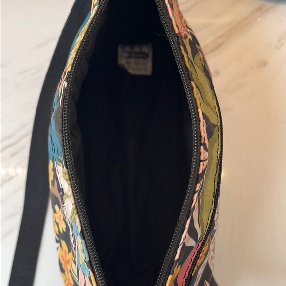 LeSportsac Hawaii nylon Crossbody Bag - Picture 6 of 8
